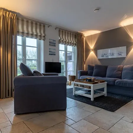 Reetdachhaus Duenenkoog Reetdachhaus Duenenkoog Σπίτι διακοπών *