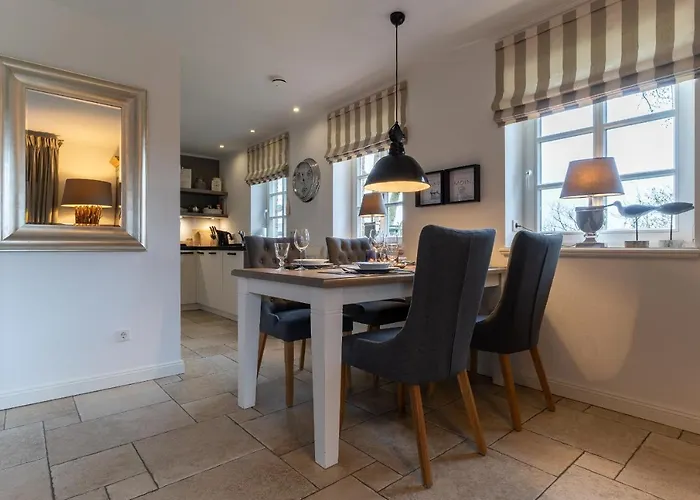 Feriehus Reetdachhaus Duenenkoog Reetdachhaus Duenenkoog *